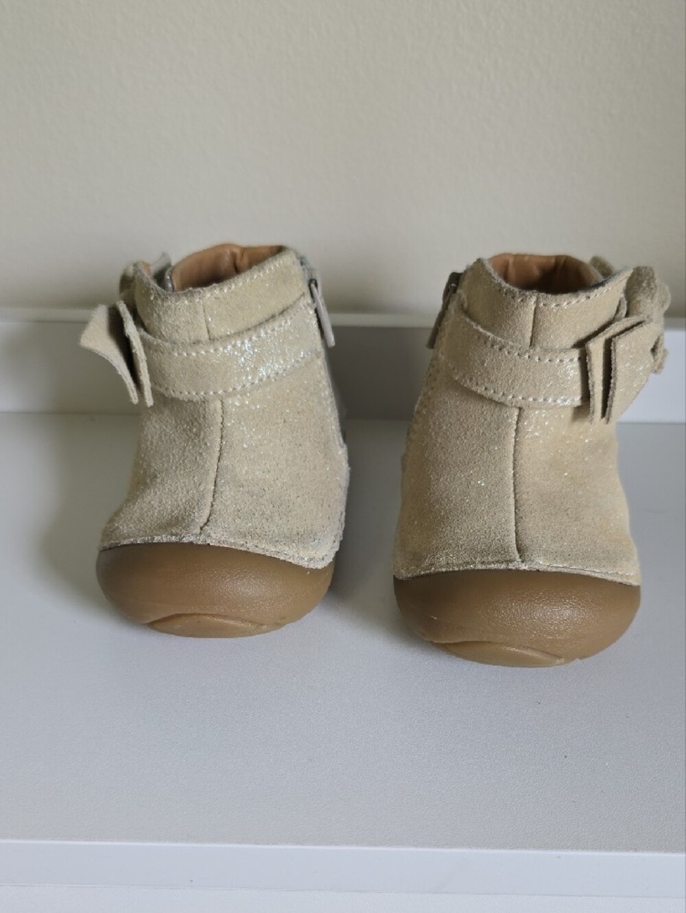 Stride Rite Girls' Gold And Silver Glitter Ankle Boots with Bow Size 6T - Picture 9 of 9
